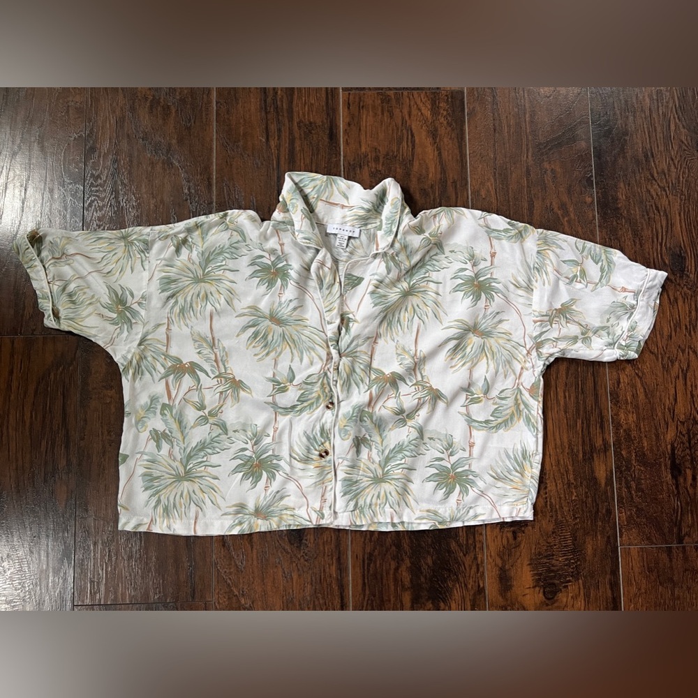Topshop pajama top, white/palm tree print in size 4-6